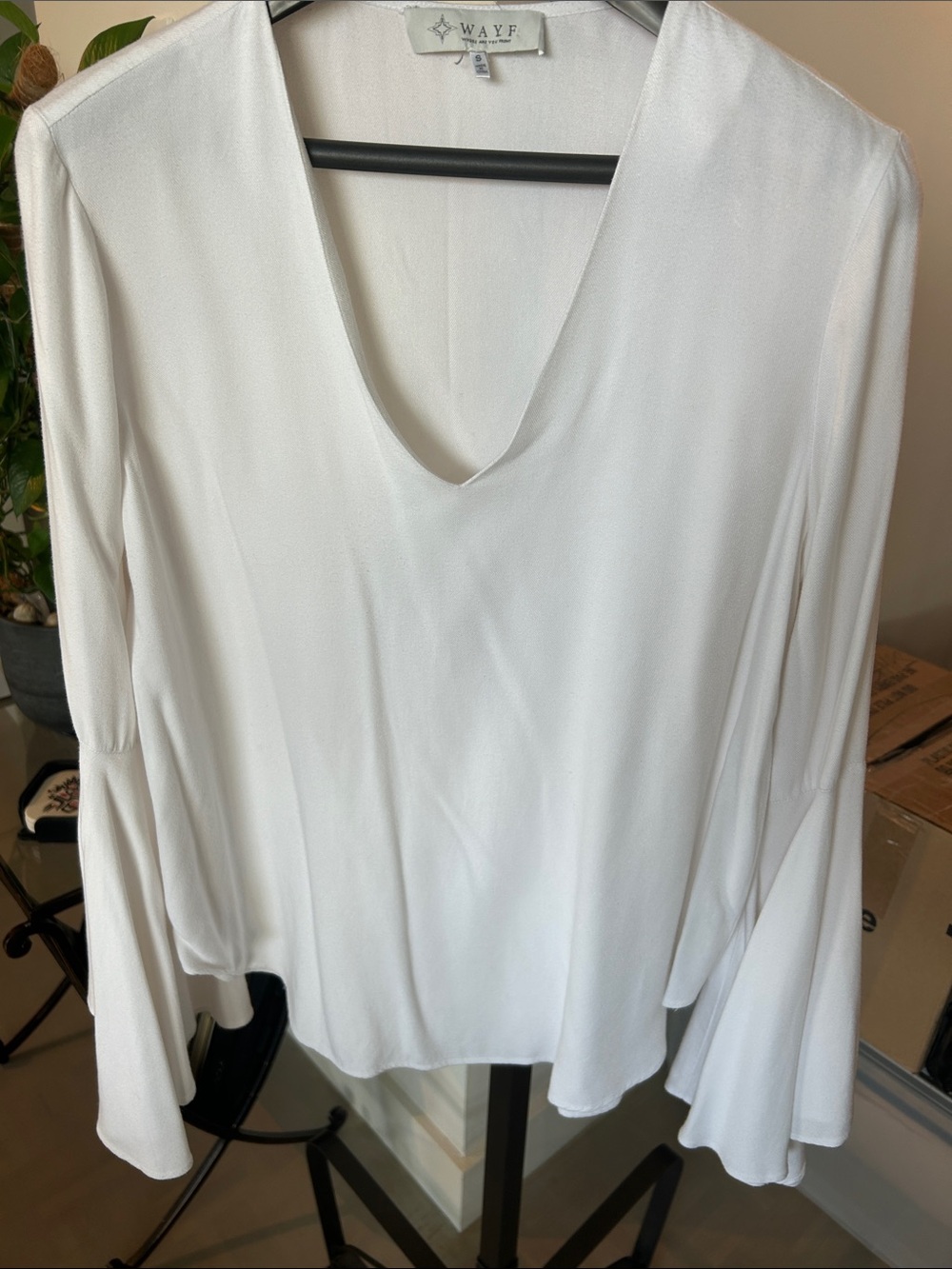 WAYF White V-Neck Bell Sleeve Blouse. Soft twill fabric with a nice flow.